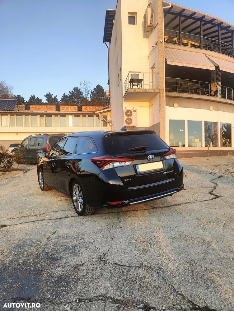 Toyota Auris - 4