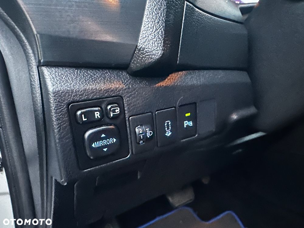 Toyota Auris 1.8 HSD Luna - 28