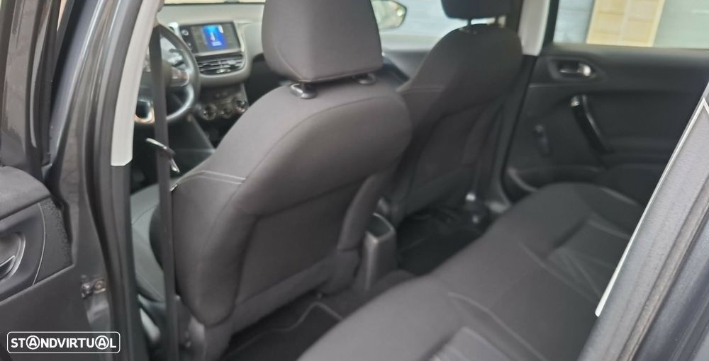 Peugeot 208 1.2 PureTech Active - 11