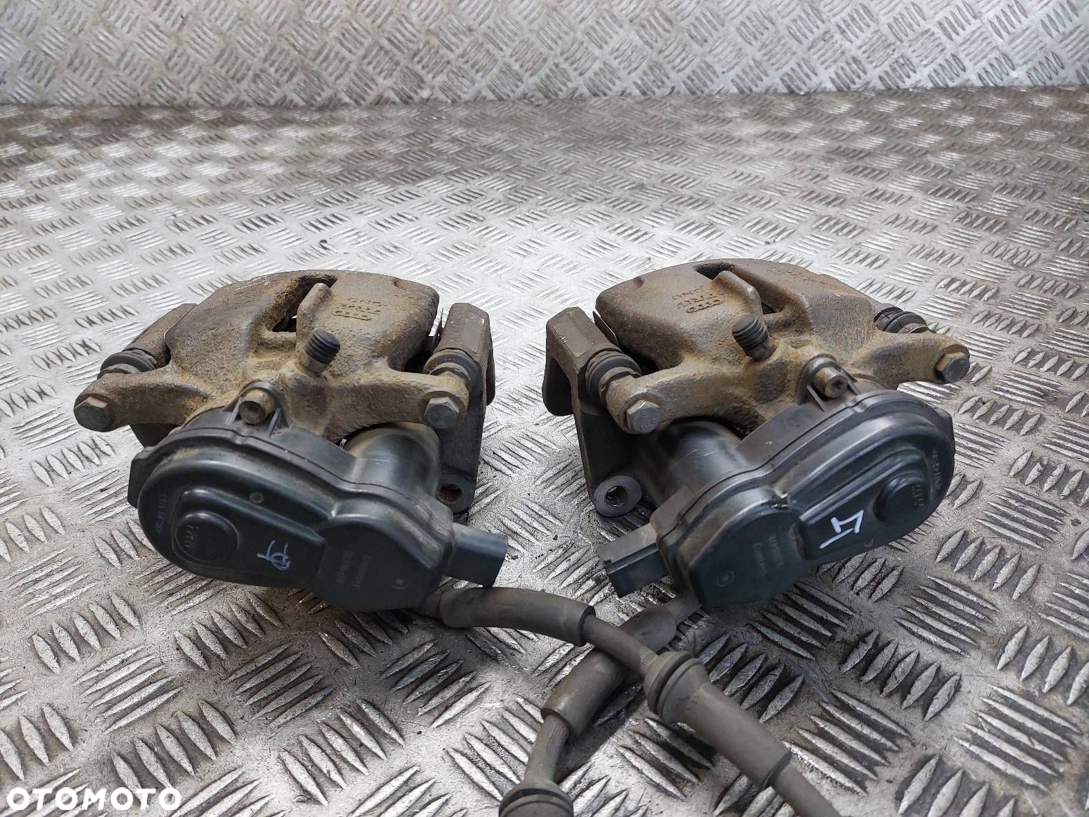 TARCZE HAMULCOWE TYŁ + KLOCKI + ZACISKI AUDI A5 8T - 8