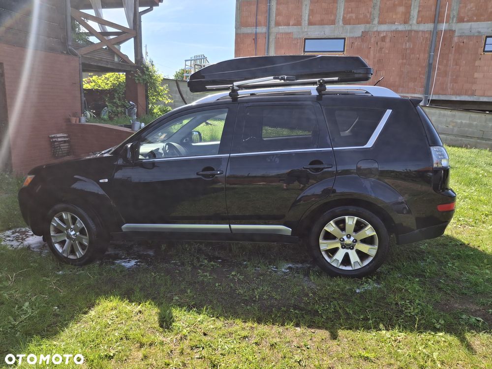 Mitsubishi Outlander 2.0 DID Instyle NAVI - 4