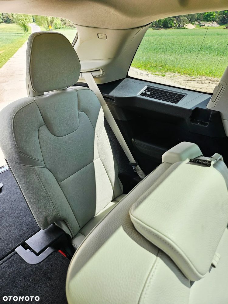 Volvo XC 90 T6 AWD Momentum 7os - 31