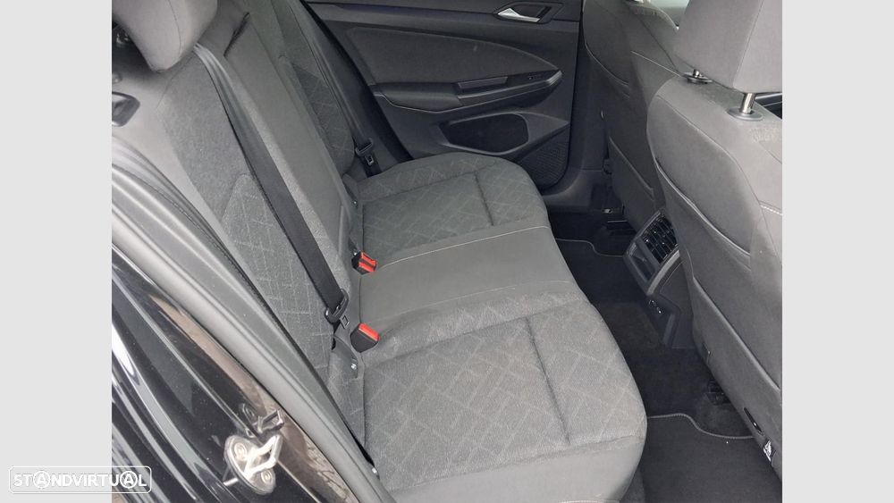 Volkswagen Golf 1.0 TSI Sportline — fotografia 13
