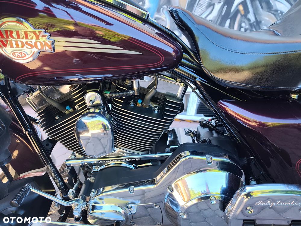 Harley-Davidson FLHTCU Ultra - 17