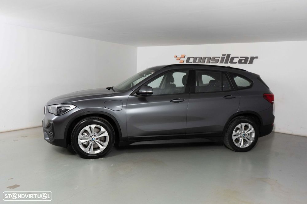 BMW X1 25 e xDrive Corporate Edition - 6