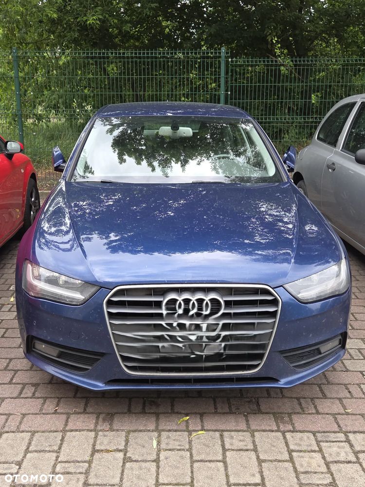 Audi A4 Limousine - 1