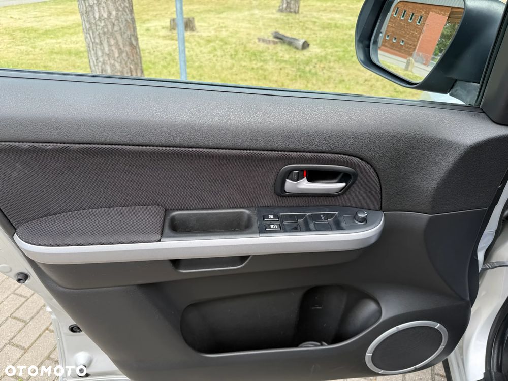 Suzuki Grand Vitara - 25