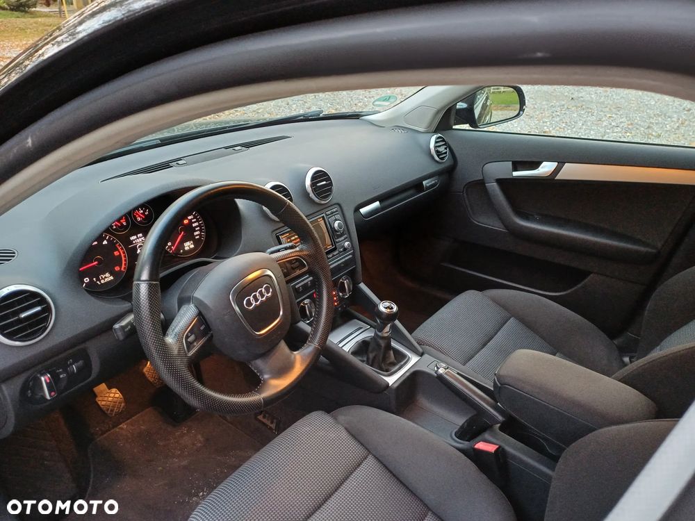 Audi A3 Sportback 2.0 TDI DPF quattro Ambiente - 12