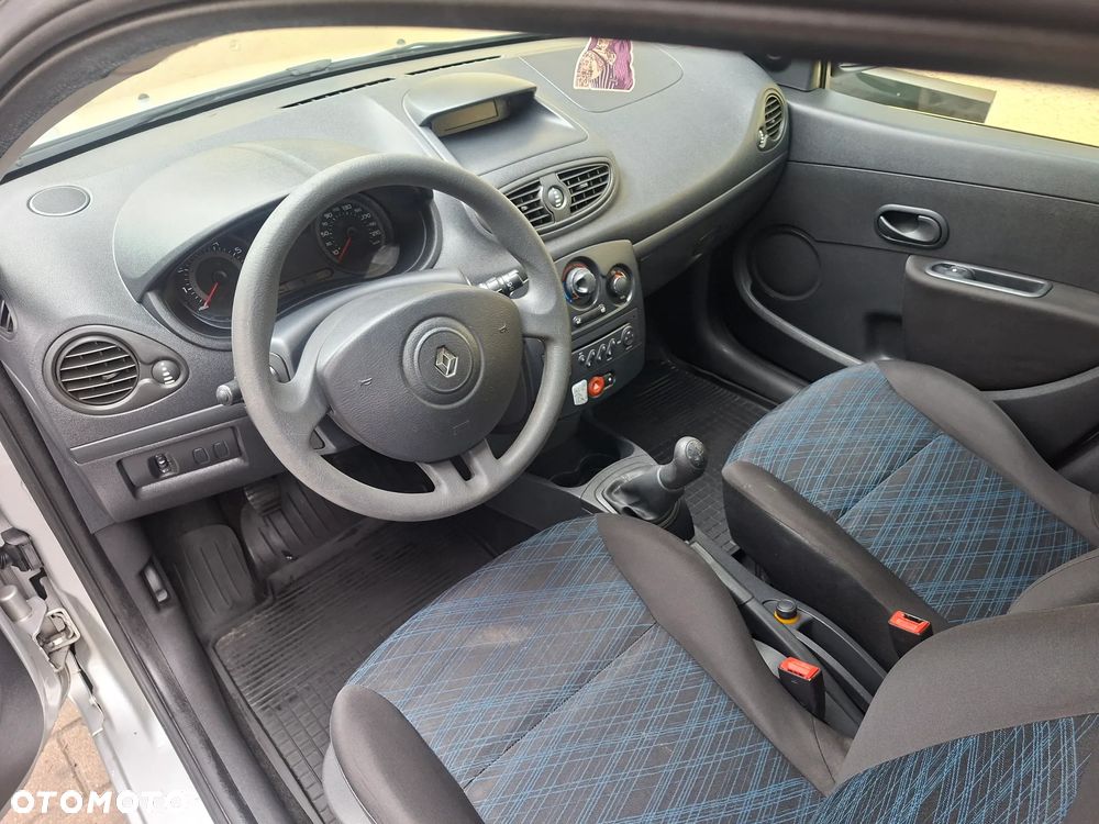 Renault Clio - 17