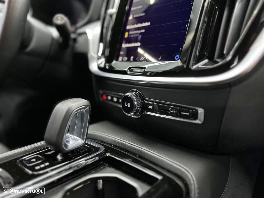 Volvo V60 2.0 T6 AWD TE Core - 20