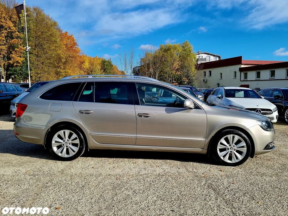 Skoda Superb 2.0 TDI DSG Elegance - 4