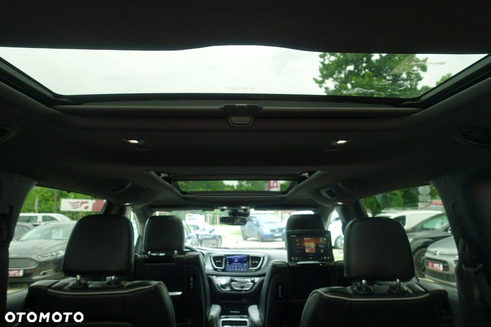 Chrysler Pacifica - 22