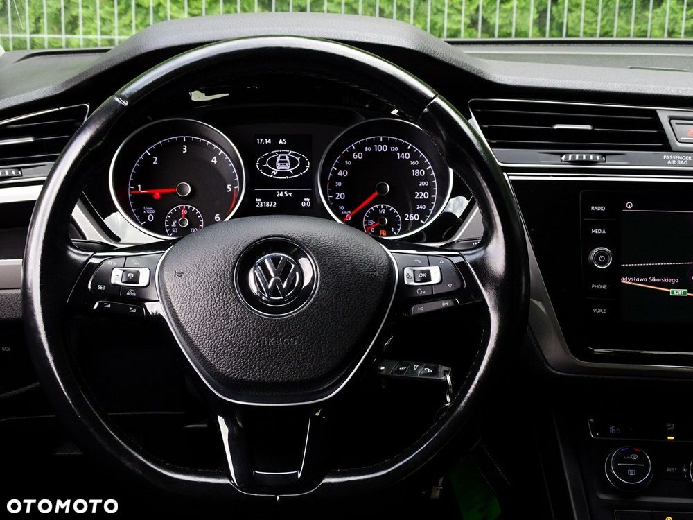 Volkswagen Touran - 27