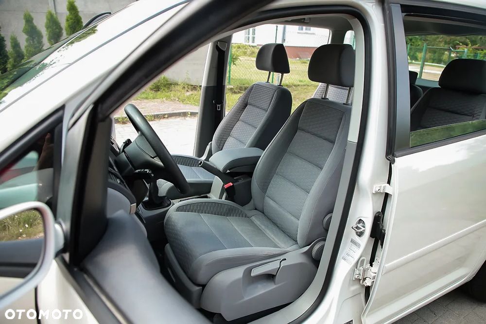 Volkswagen Touran 2.0 TDI DPF Trendline - 12