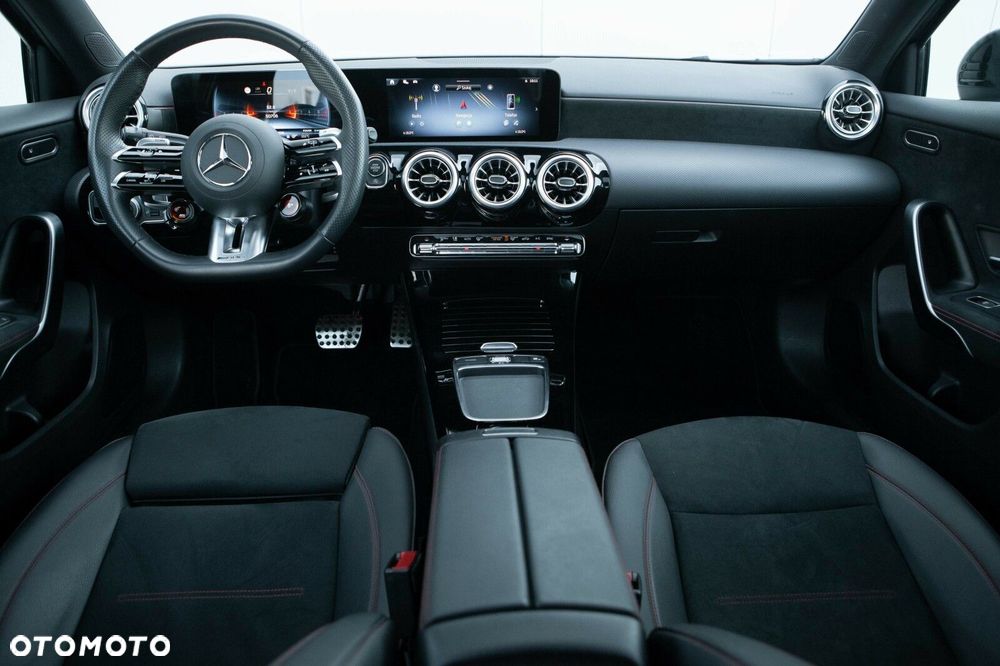 Mercedes-Benz Klasa A 35 AMG 4-Matic 7G-DCT - 29