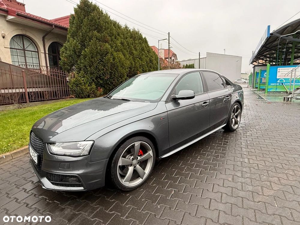 Audi A4 Limousine - 1