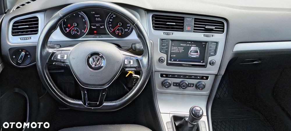 Volkswagen Golf - 10