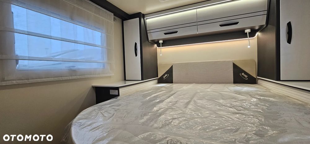 McLOUIS MC4 381 - 17