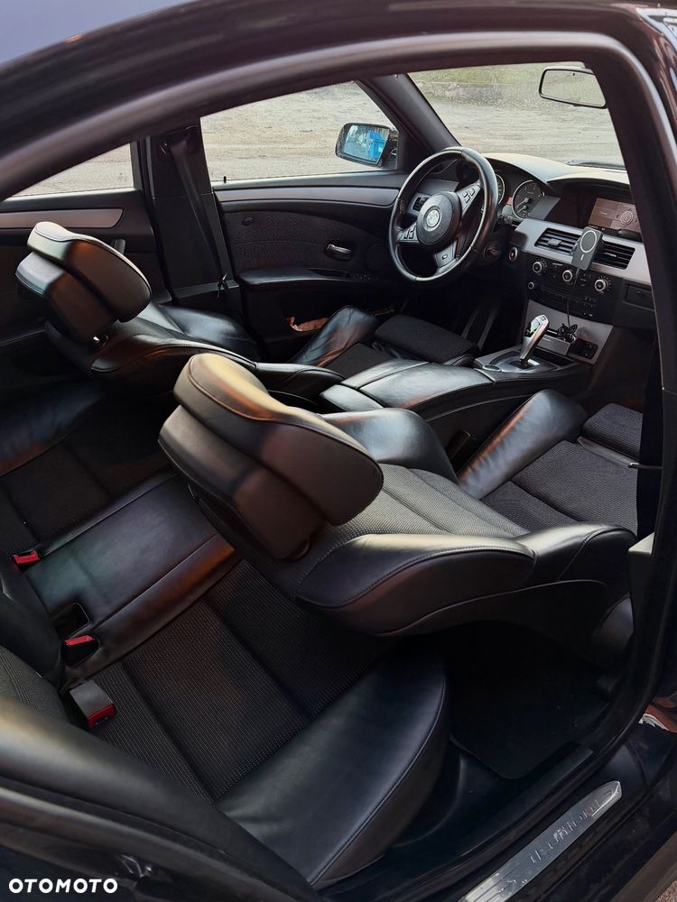 BMW Seria 5 520d Edition Exclusive - 17