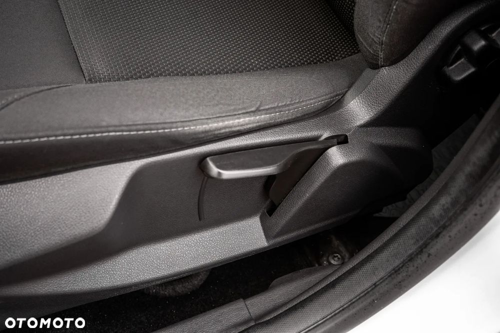Ford Focus 1.5 TDCi DPF Start-Stopp-System Ambiente - 20