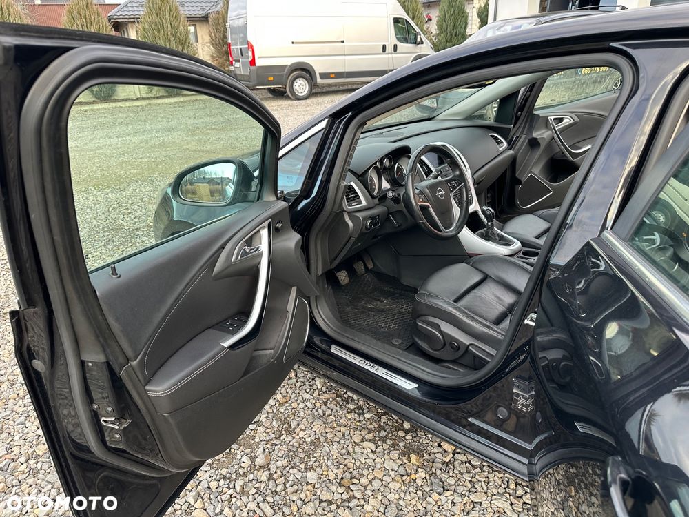 Opel Astra 1.6 T Cosmo - 27