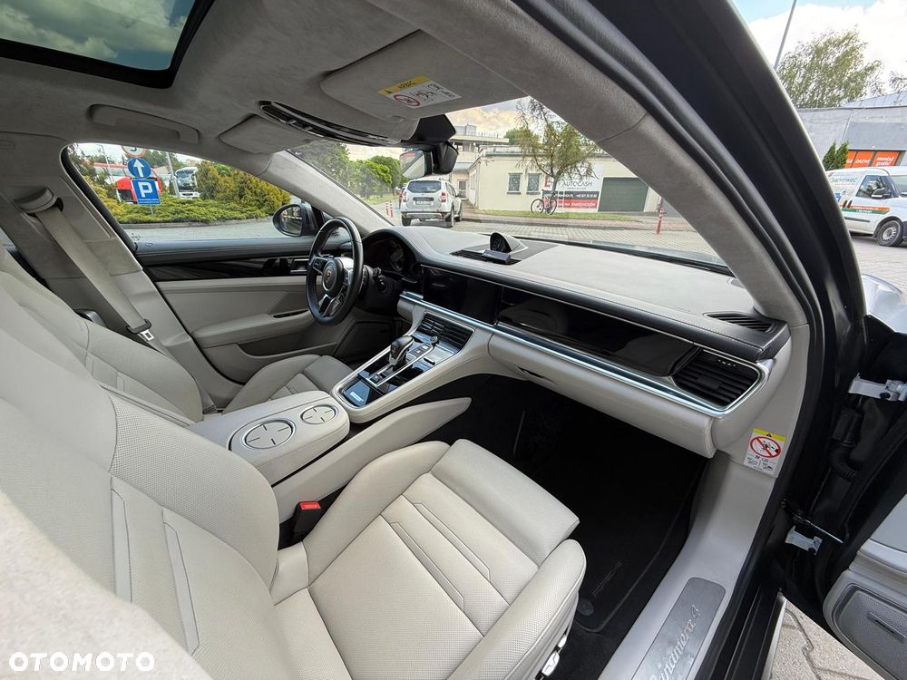 Porsche Panamera 4 E-Hybrid Executive - 11