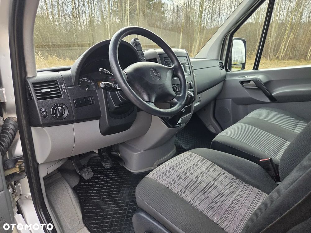 Mercedes-Benz Sprinter - 22