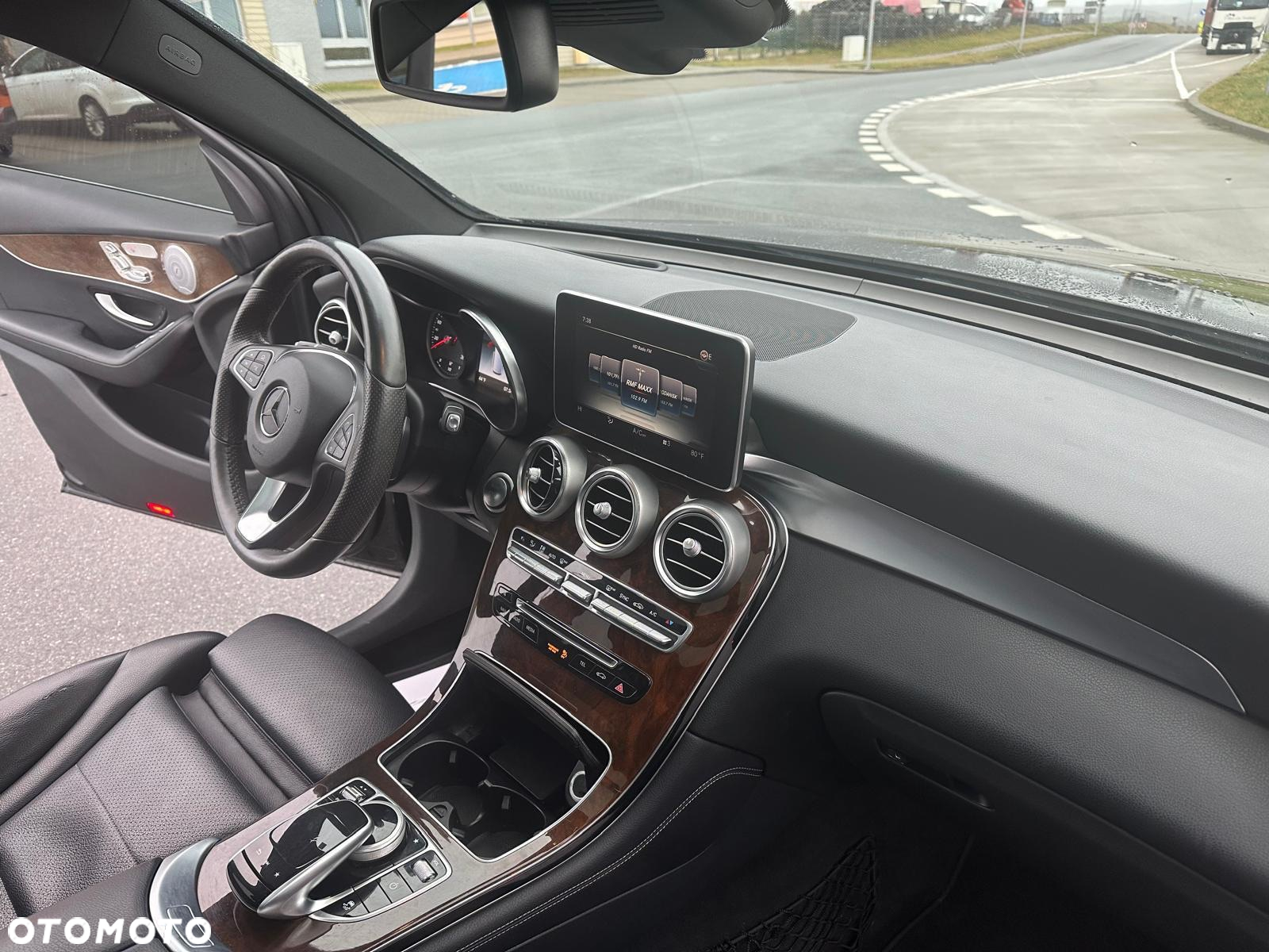 Mercedes-Benz GLC 300 Coupe 4Matic 9G-TRONIC - 31