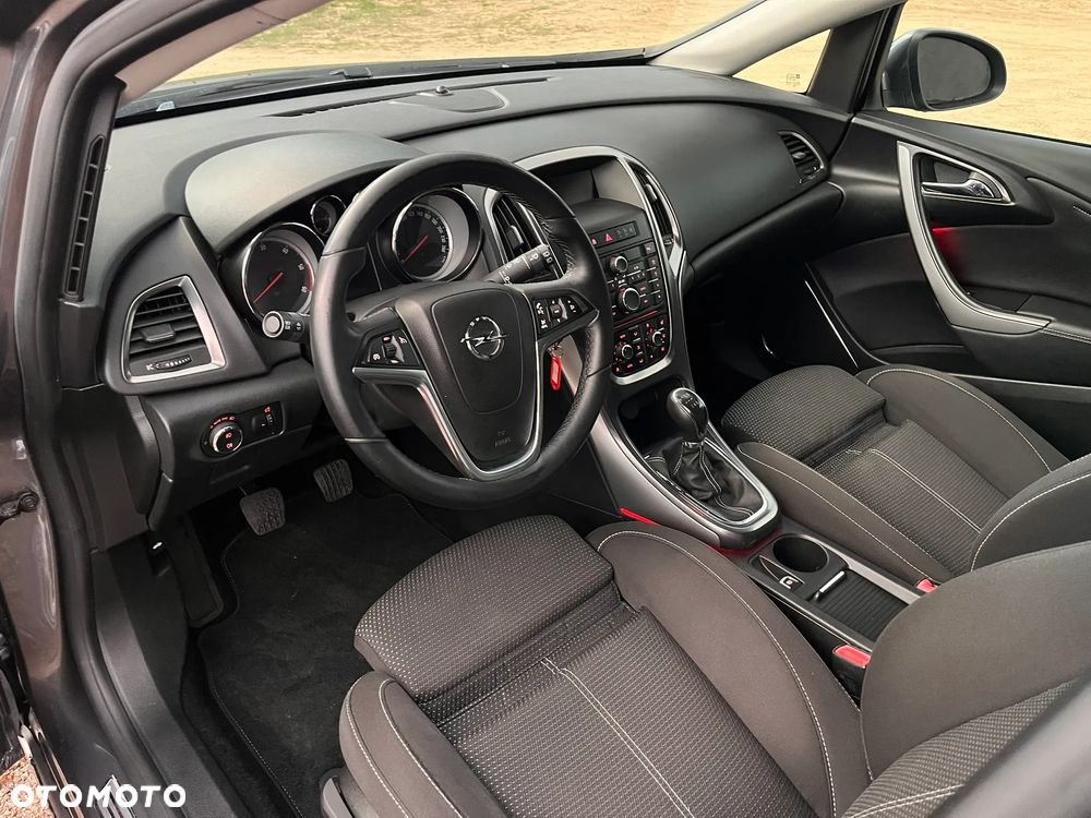 Opel Astra 2.0 CDTI DPF Cosmo - 23