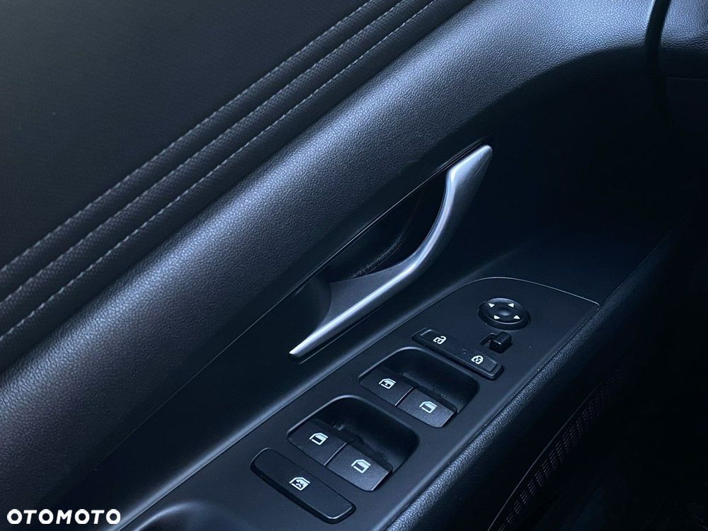 Hyundai Elantra - 16