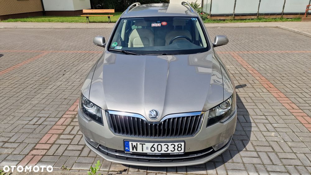 Skoda Superb 1.8 TSI Platinum DSG - 9