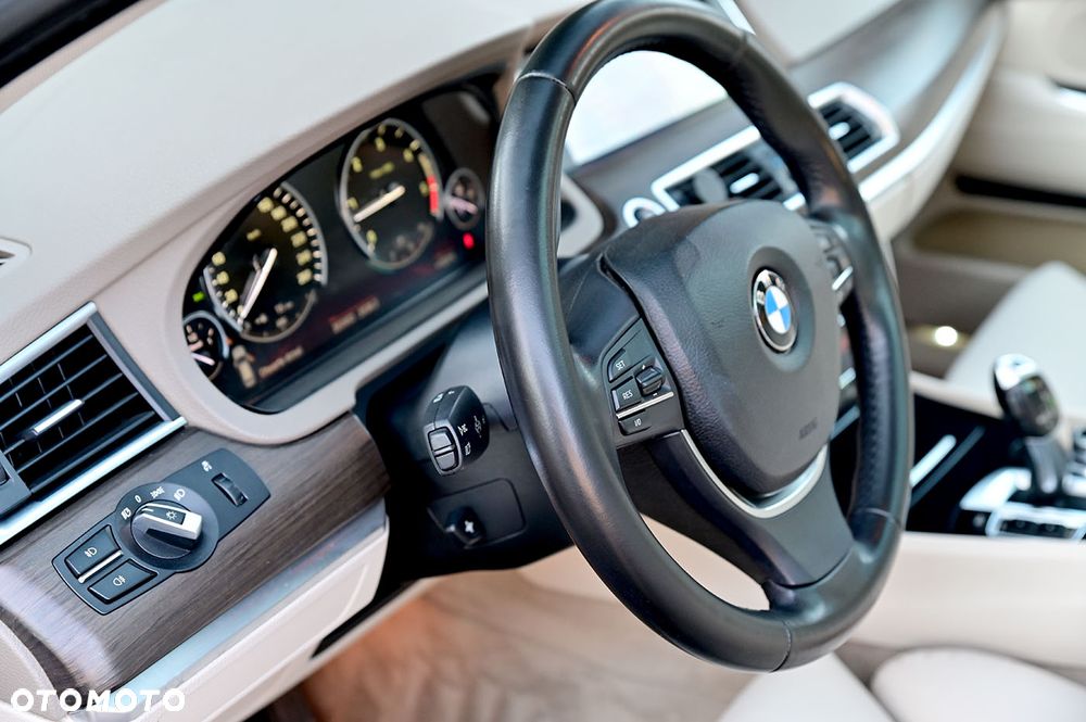 BMW Seria 5 530d xDrive - 29