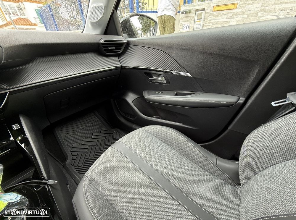 Peugeot 208 1.2 PureTech Allure EAT8 - 9