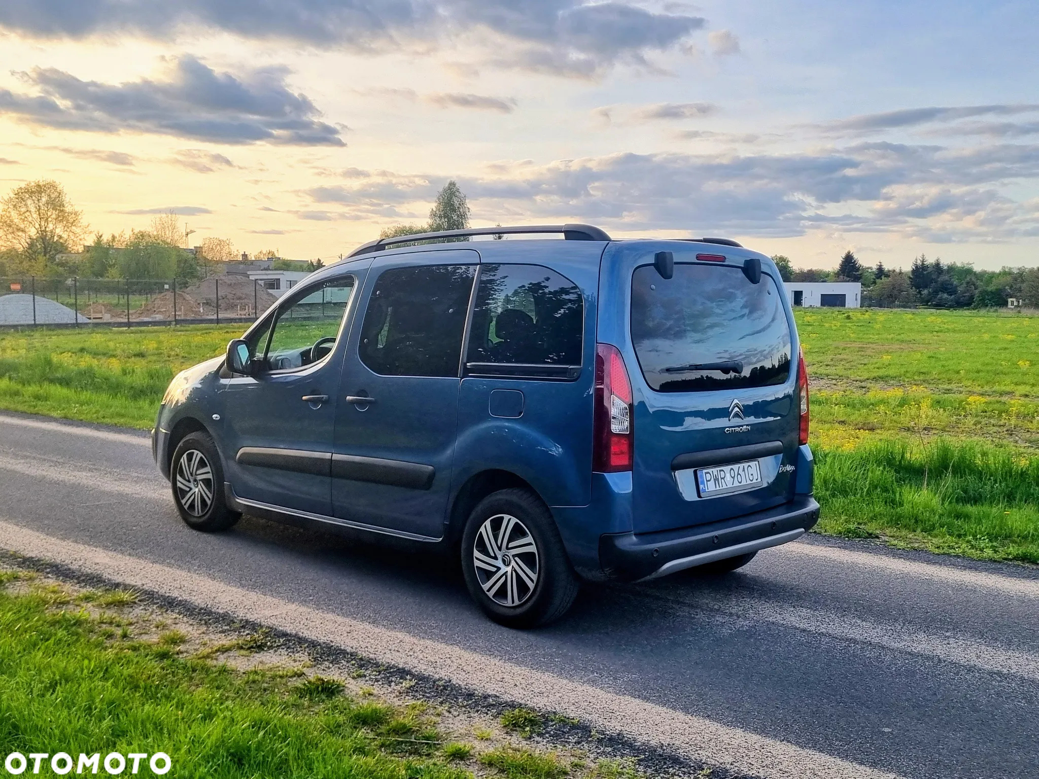 Citroën Berlingo Multispace BlueHDi 100 SELECTION - 4