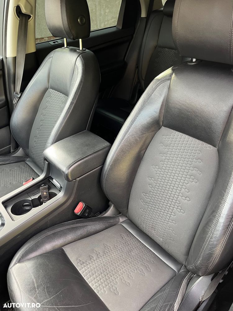 Land Rover Discovery 2.0 L TD4 HSE - 7