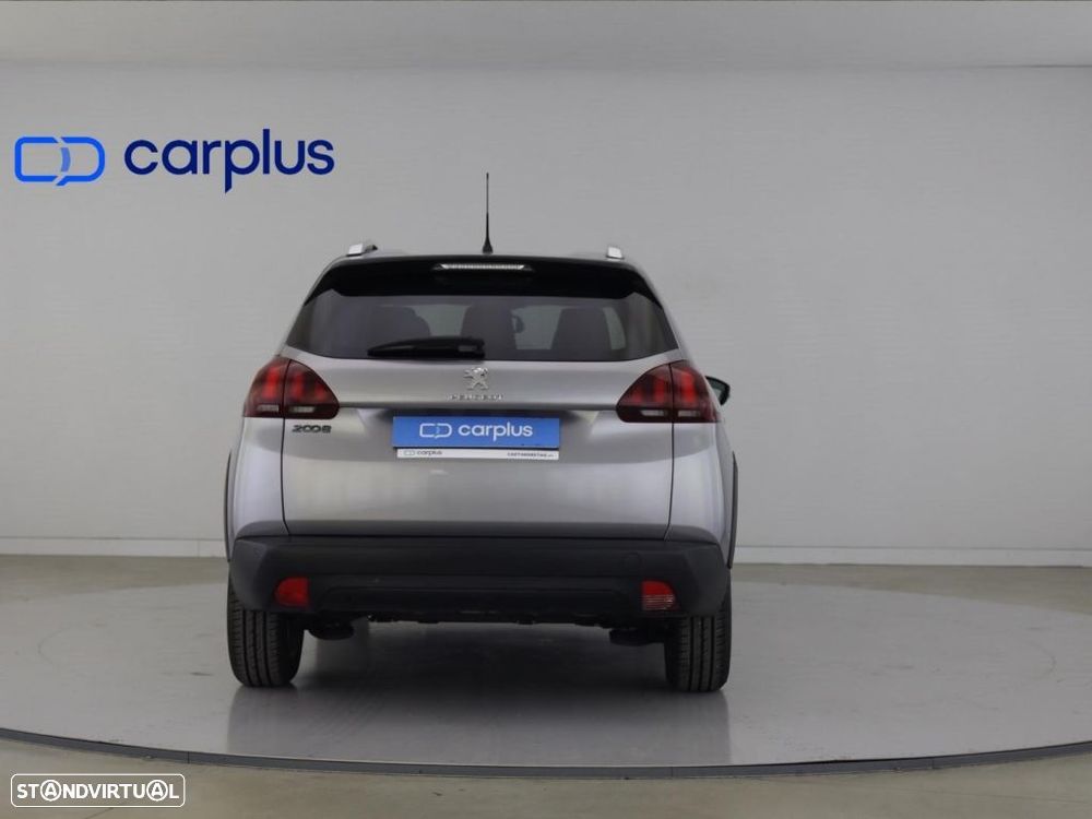 Peugeot 2008 1.2 PureTech Signature — fotografia 6