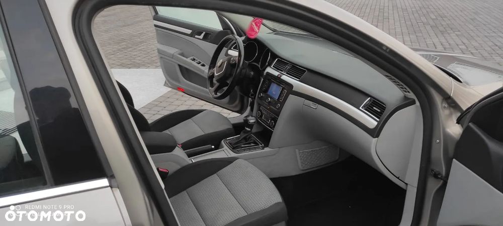 Skoda Superb 2.0 TDI Comfort DSG - 35