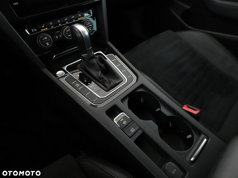 Volkswagen Passat Variant 1.5 TSI OPF DSG Highline - 32