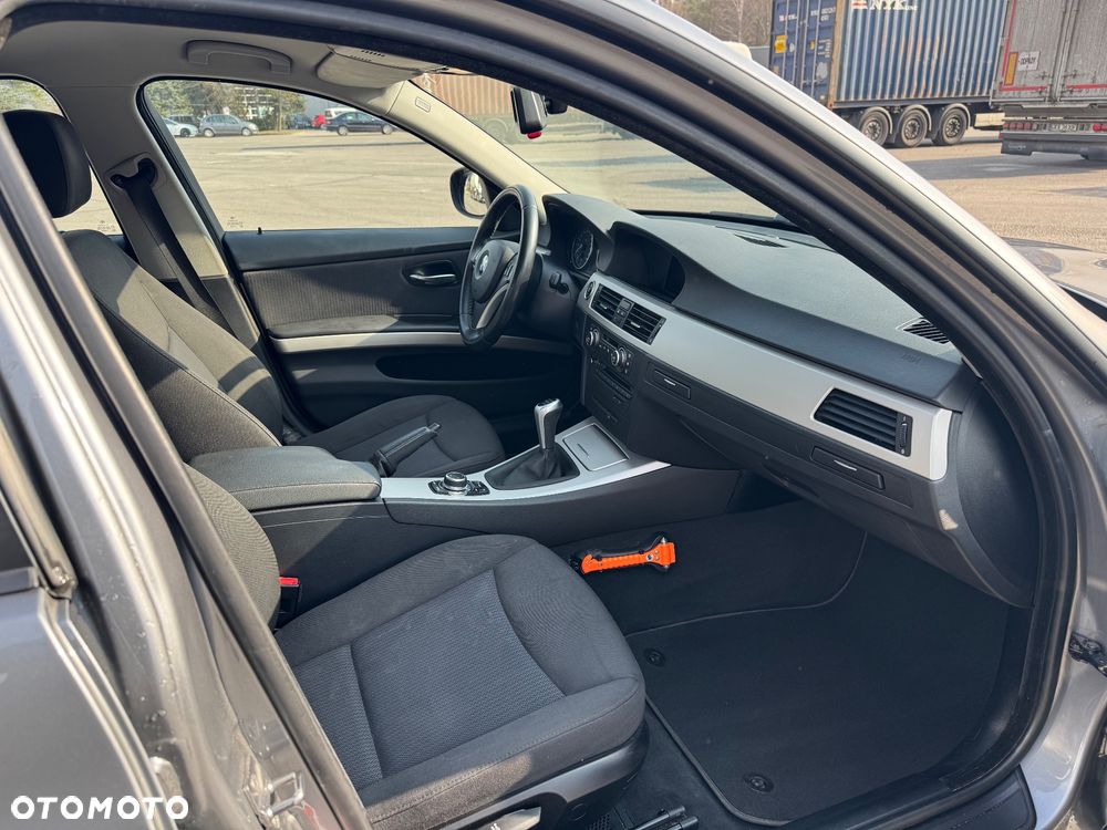 BMW Seria 3 - 26