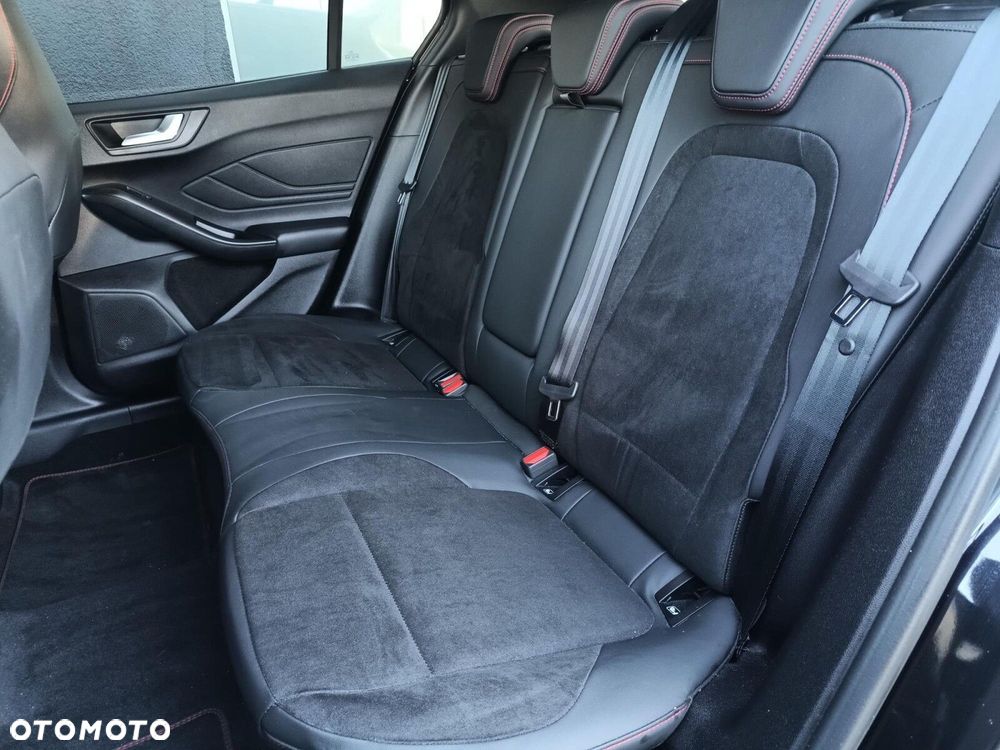 Ford Focus 2.3 EcoBoost ST X - 18