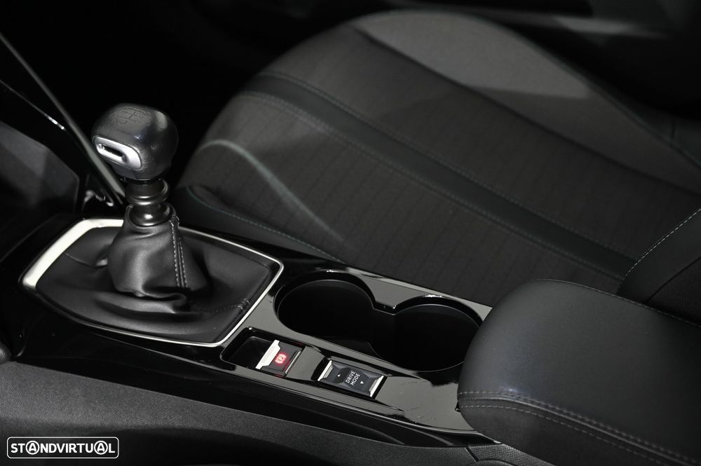 Peugeot 2008 1.2 PureTech Allure Pack - 25