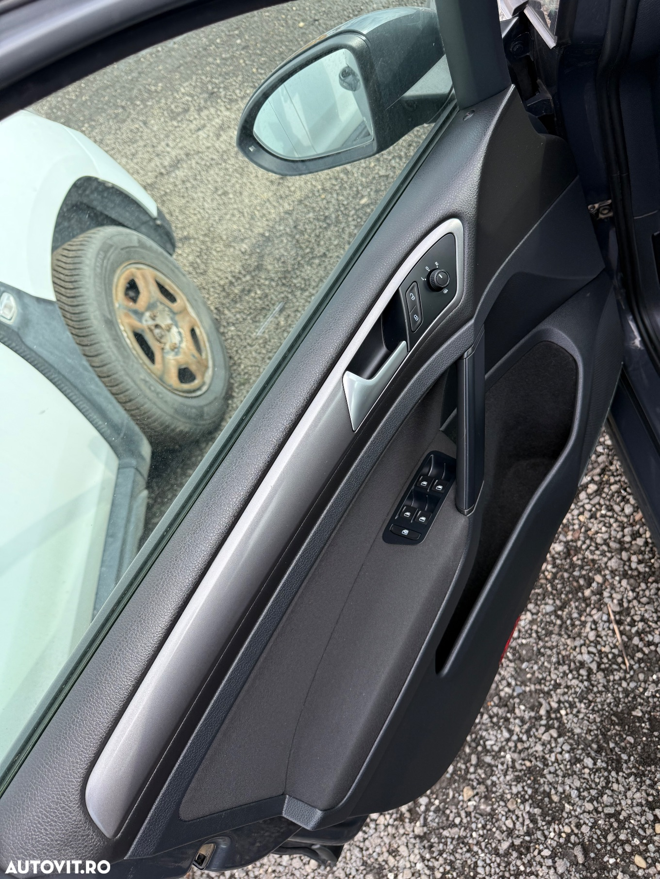 Volkswagen Golf 1.6 TDI DPF BMT Trendline - 27