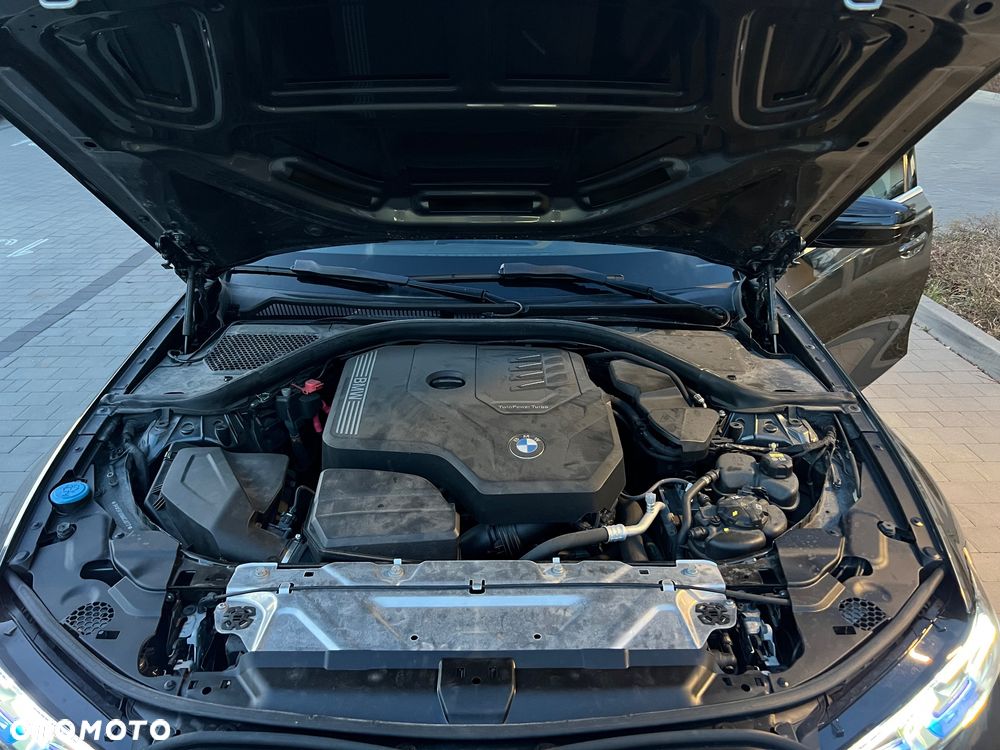 BMW Seria 3 330i M Sport - 11