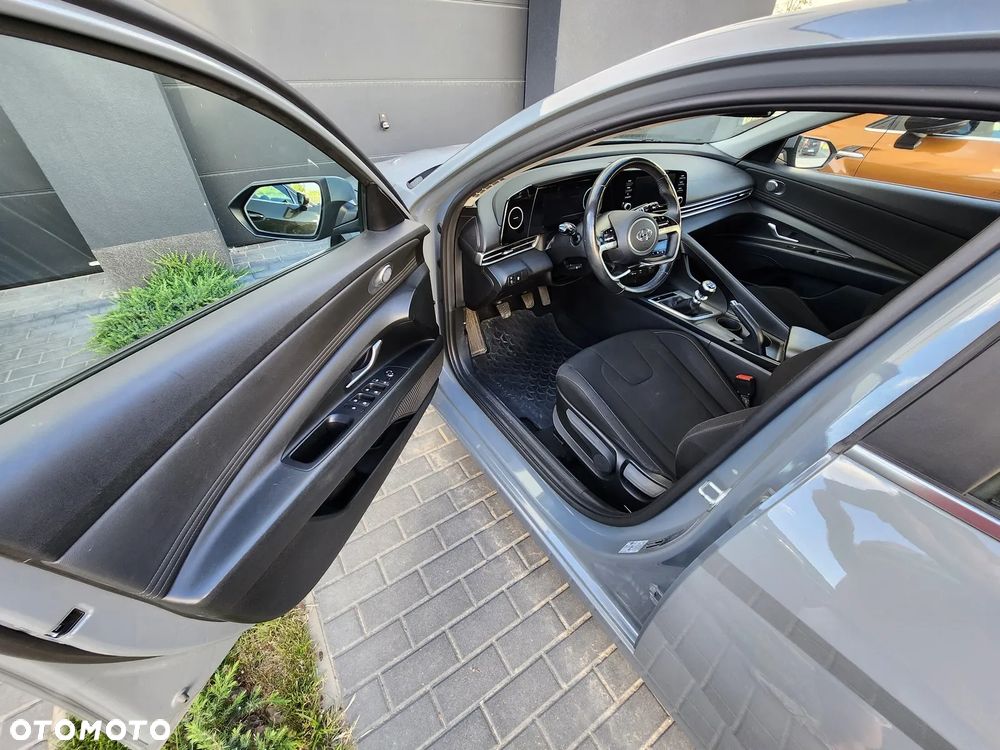 Hyundai Elantra 1.6 Smart - 15