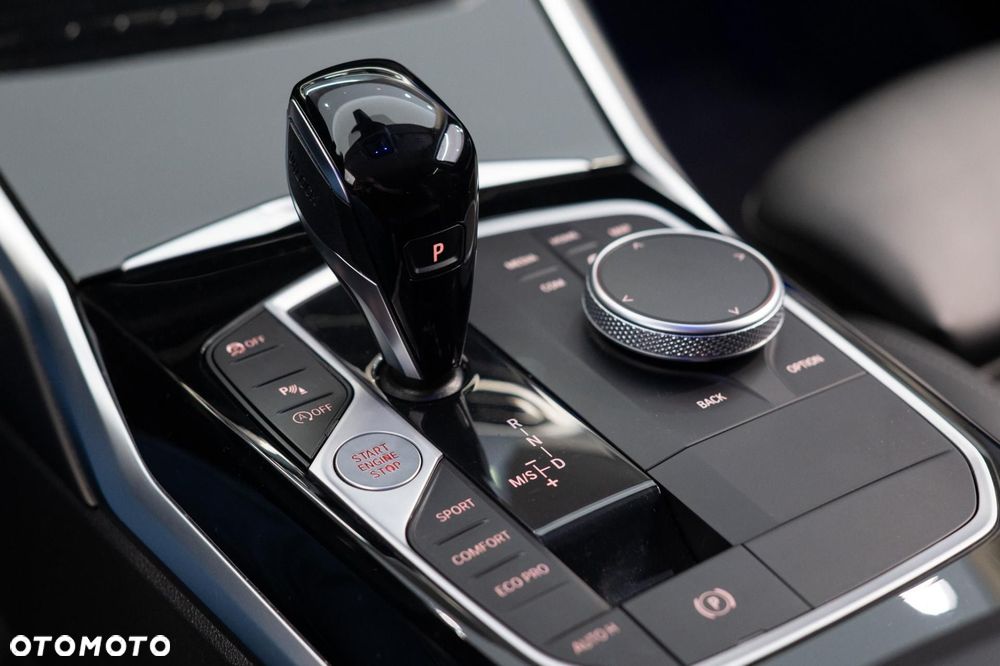 BMW Seria 3 320i Sport Line - 21