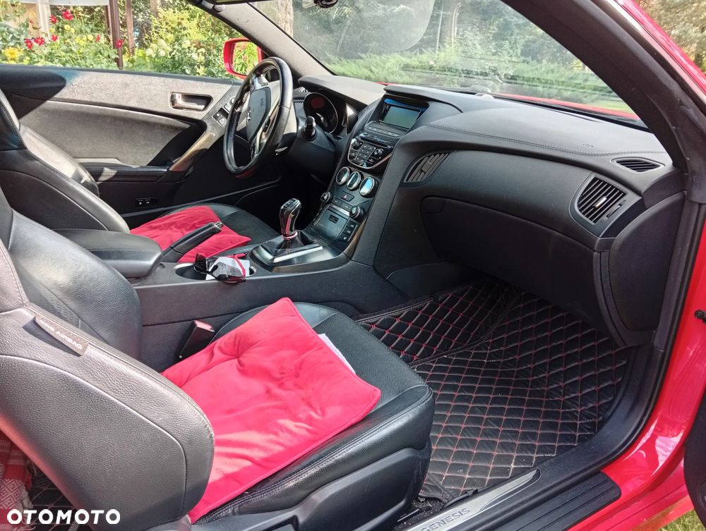Hyundai Genesis Coupe 2.0 T - 15