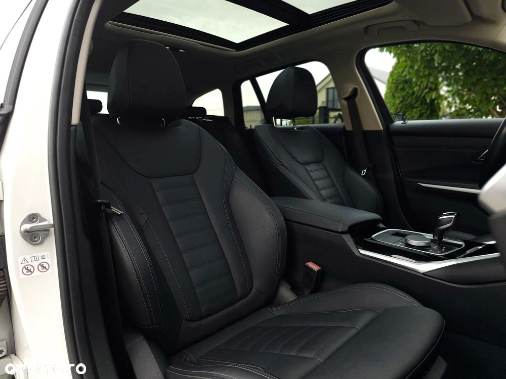 BMW Seria 3 320d xDrive Luxury Line sport - 19