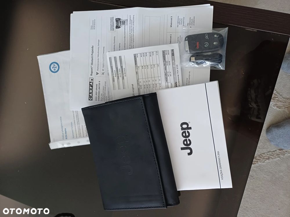 Jeep Grand Cherokee - 24