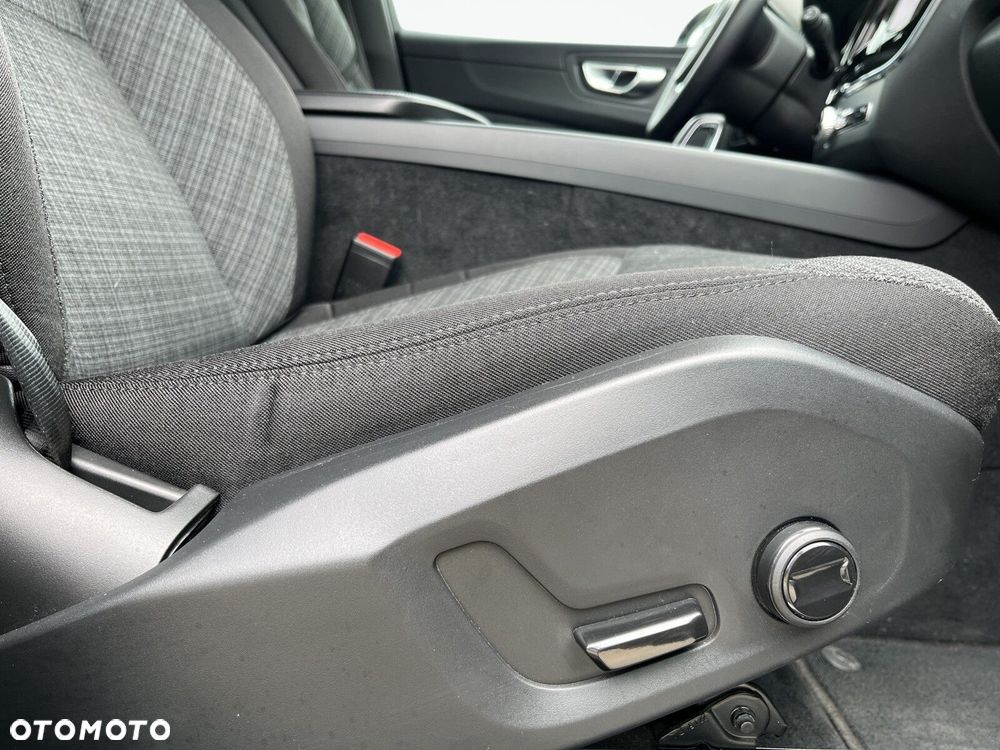 Volvo XC 60 B4 D Core - 24