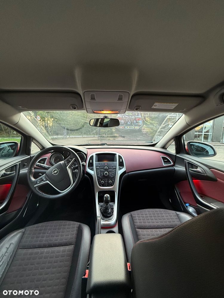 Opel Astra IV GTC 1.4 T Sport - 9